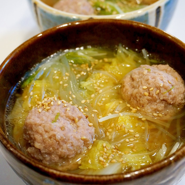 身も心もポッカポカ!白菜と肉団子の中華スープ